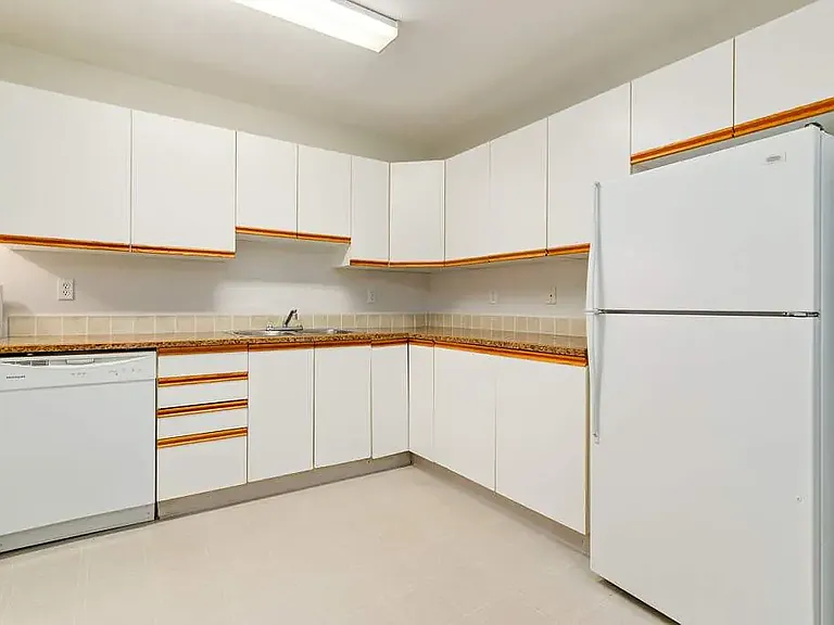 27 Halman Cres #29-RED — Photo 6