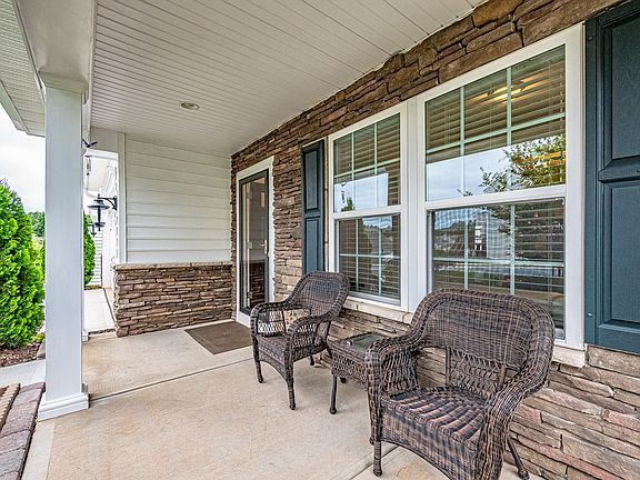 3rd image of 2602 Peebles Ln