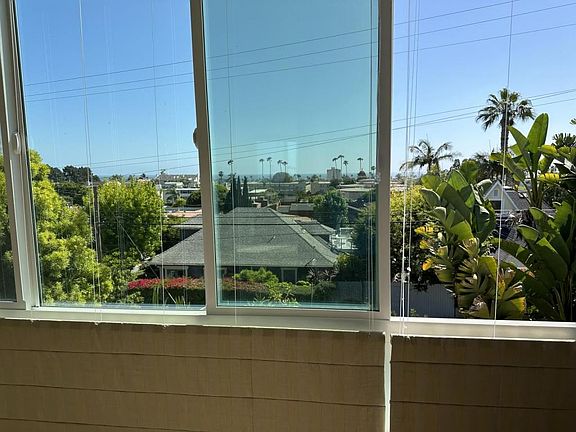 2nd image of 2113 6th St APT B