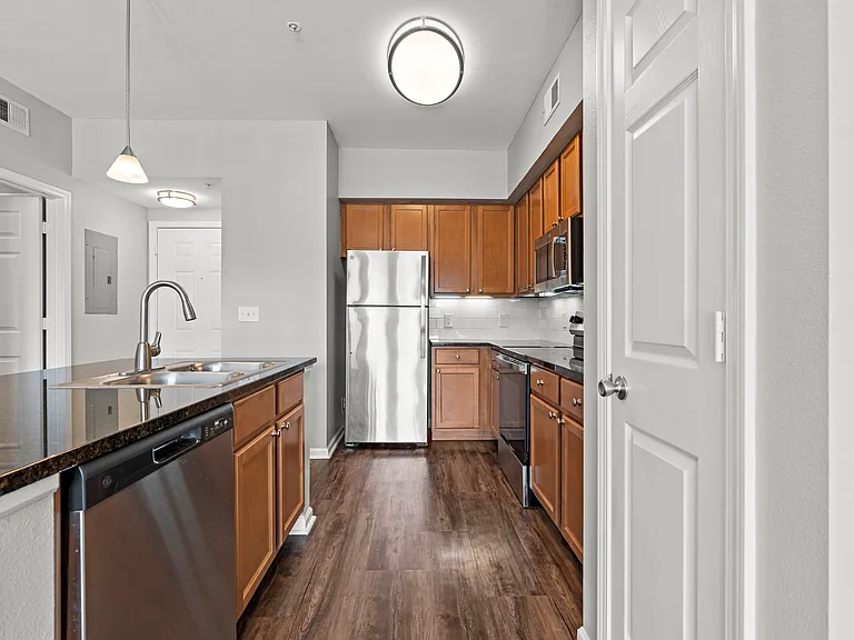 West End at City Center Apartment Homes — Photo 7