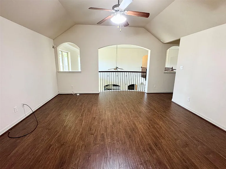 23610 Esperia St — Photo 30