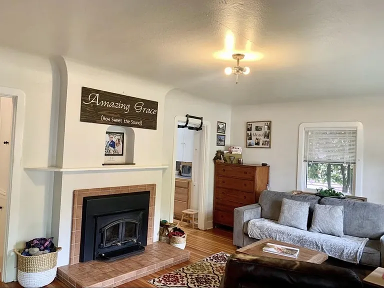 1002 NW Lawnridge Ave — Photo 9