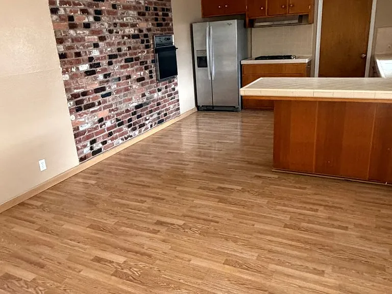 1513 Alpine Ln — Photo 2
