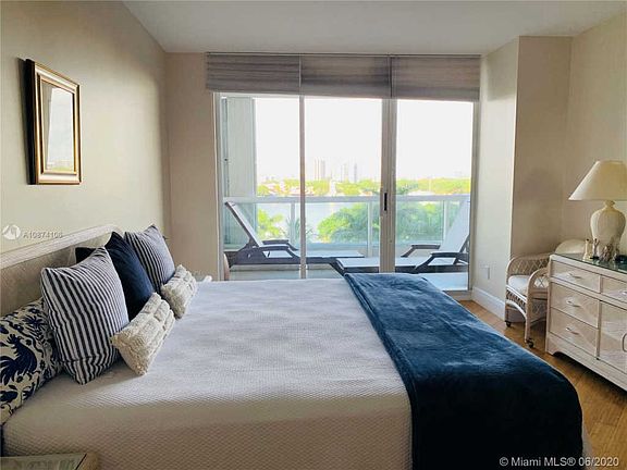 5th image of 21205 Yacht Club Dr APT 706