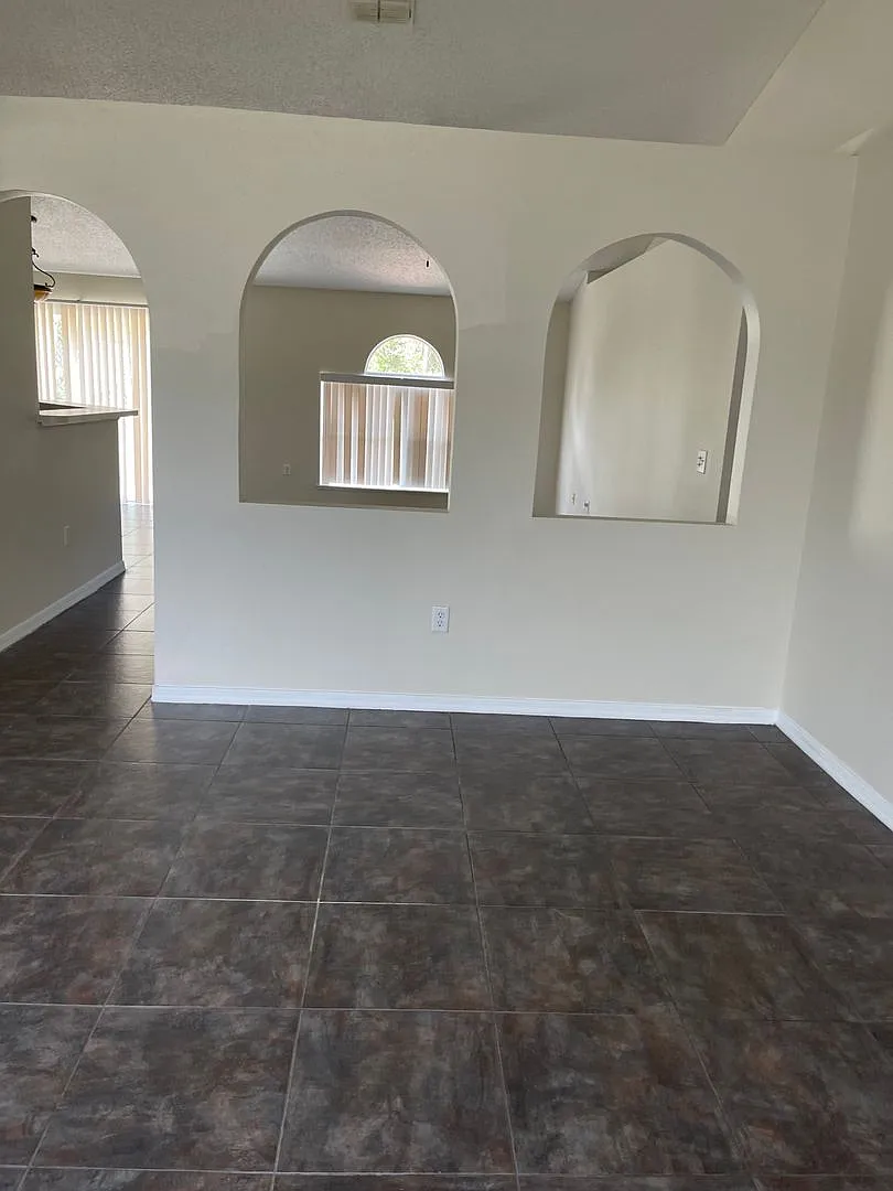 4 Bedroom, 2 Bathroom, 2 Car Garage Home. Move-in Ready — Photo 3