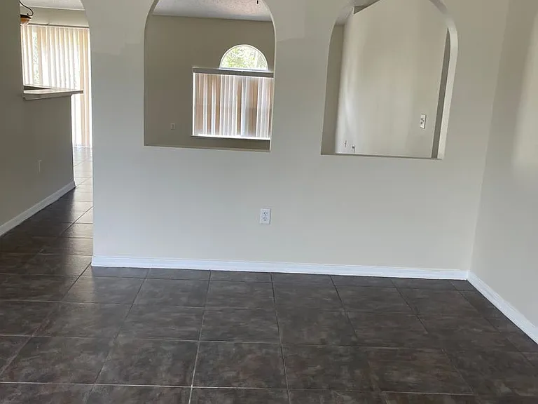 1412 Hathaway Ave — Photo 3
