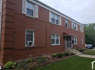 10534 S Walden Pkwy #1W, Chicago, IL 60643