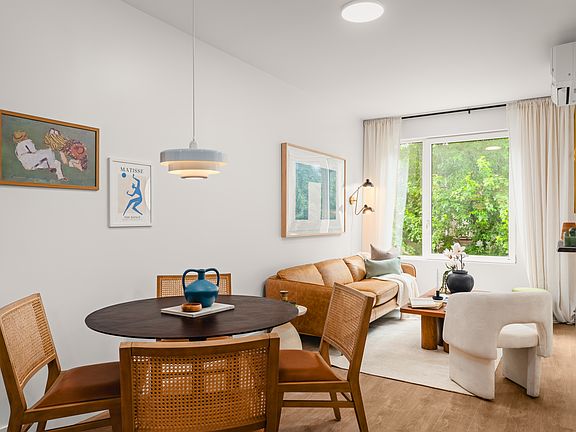 3rd image of 1832 Fulton St #2F