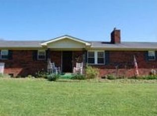 2251 Lambert Dr, Westmoreland, TN 37186