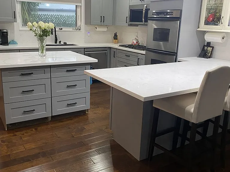 139 Parnassus Cir — Photo 2