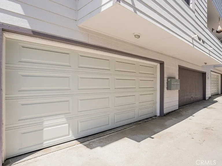 1129 Linden Ave #1 — Photo 26