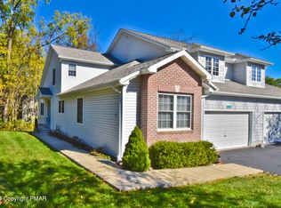522 Woodhaven Ln, Stroudsburg, PA 18360
