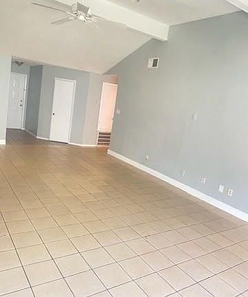5th image of 1715 Meadow Green Dr