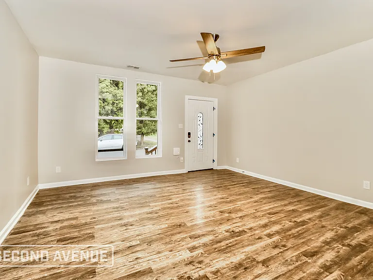 912 S 16th St — Photo 10