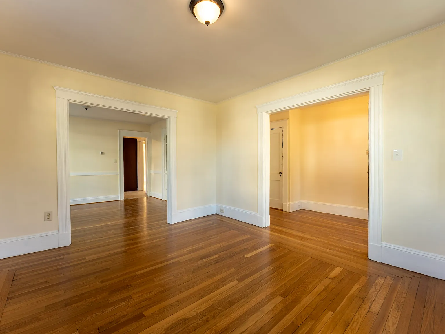 2 bed, 1100 sqft, $2,950 — Photo 4