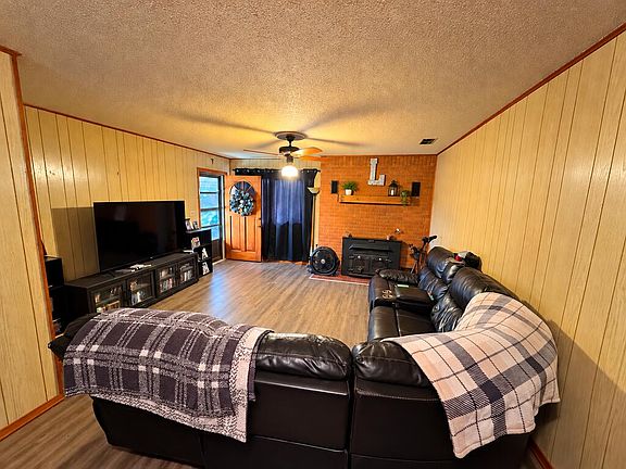 2nd image of 1531 Dallas St