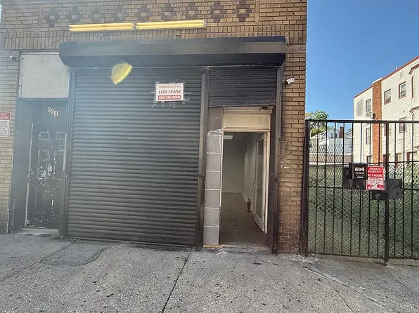 694 Summer Ave Floor 3, Newark, NJ 07104