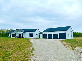 1467 N 971st Rd, Lawrence, KS 66046