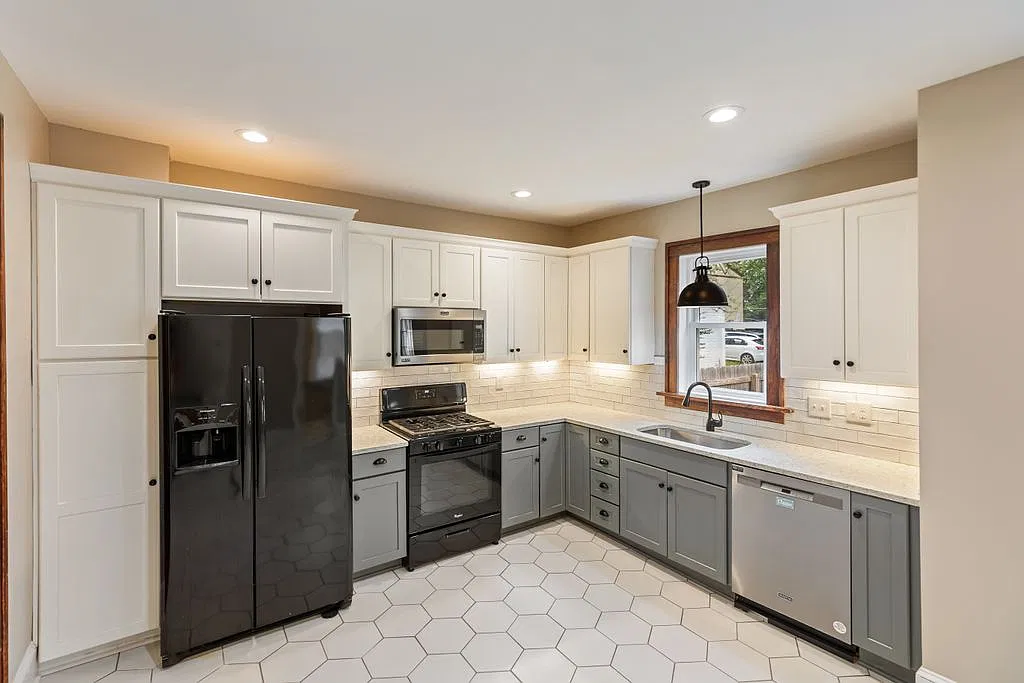 4 bed, 2.5 bath, 1540 sqft, $2,500 — Photo 1