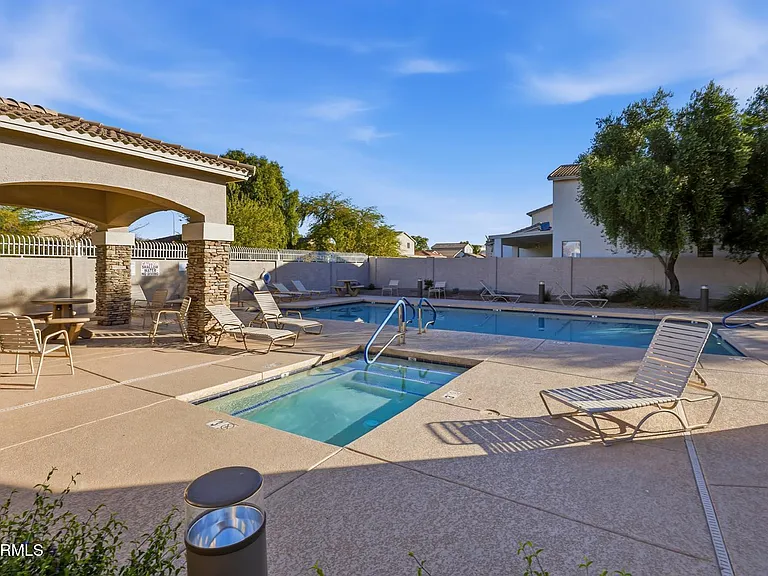 220 W Beechnut Pl — Photo 43