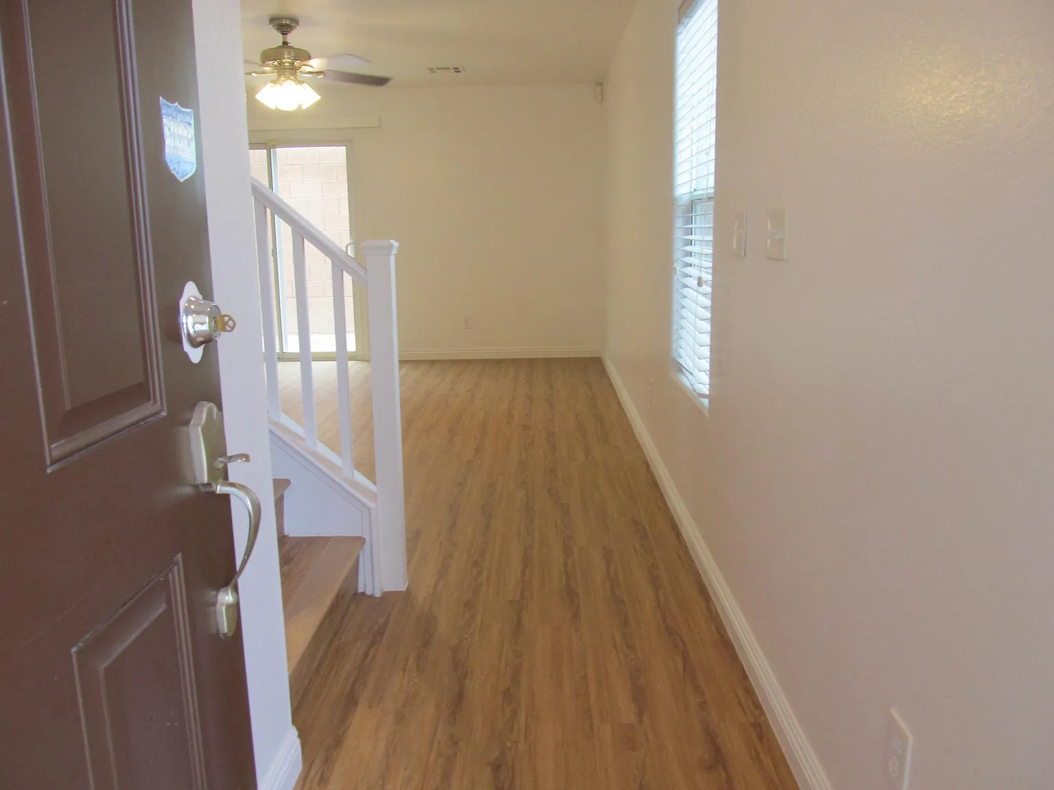 3 bed, 2.5 bath, 1510 sqft, $1,800 — Photo 4