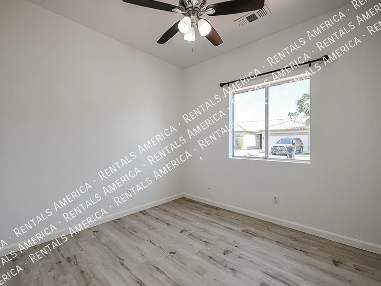 764 E Sheffield Ave — Photo 34