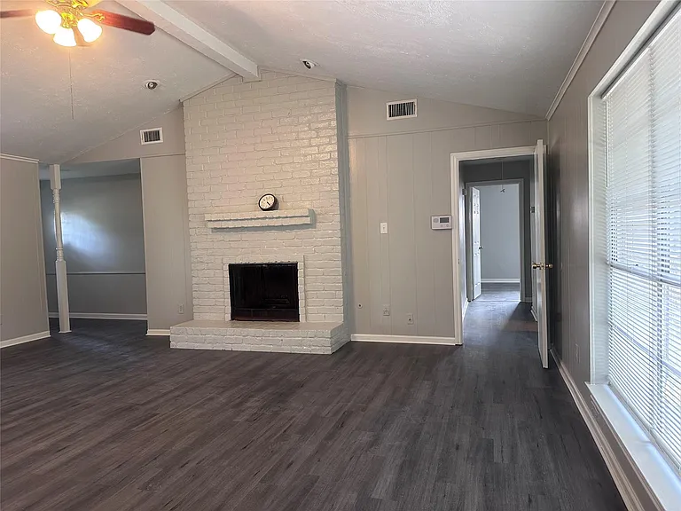 13611 Fernhill Dr — Photo 5