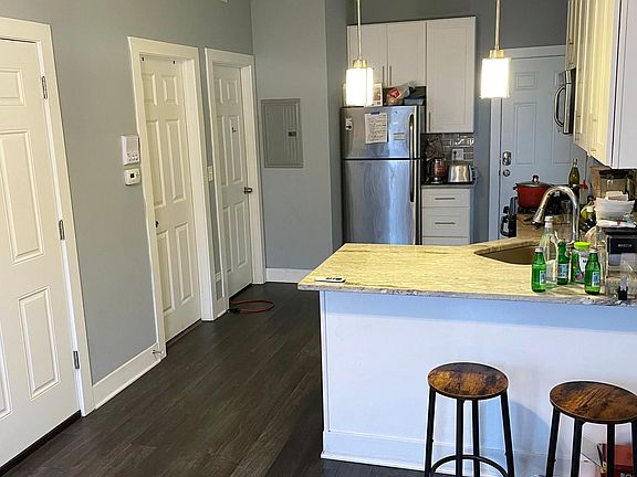 2nd image of 1300 N Greenview Ave #2A