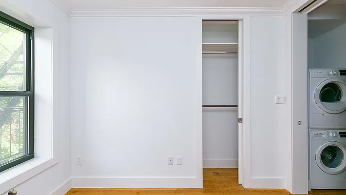 Rented by Nooklyn NYC LLC | media 46