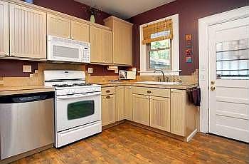4th image of 2344 N Marion St