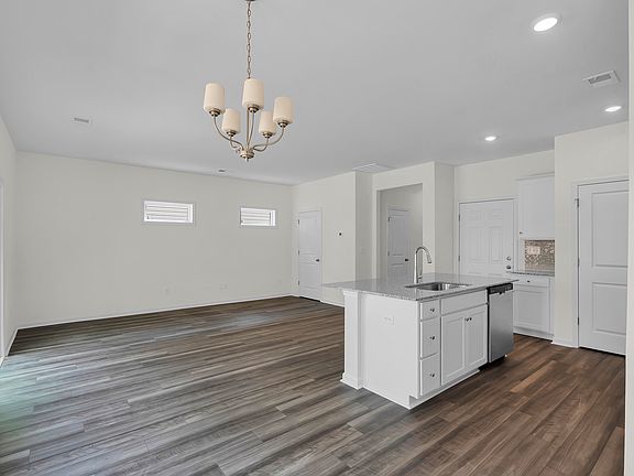 5th image of 835 Brisbane Ct