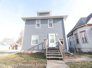 2002 15th St, Moline, IL 61265