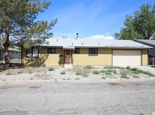 304 Leona Ave, Yerington, NV 89447