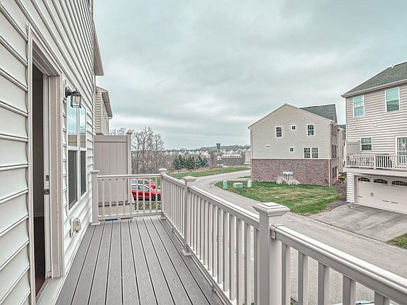 2nd image of 403 Pointe View Dr