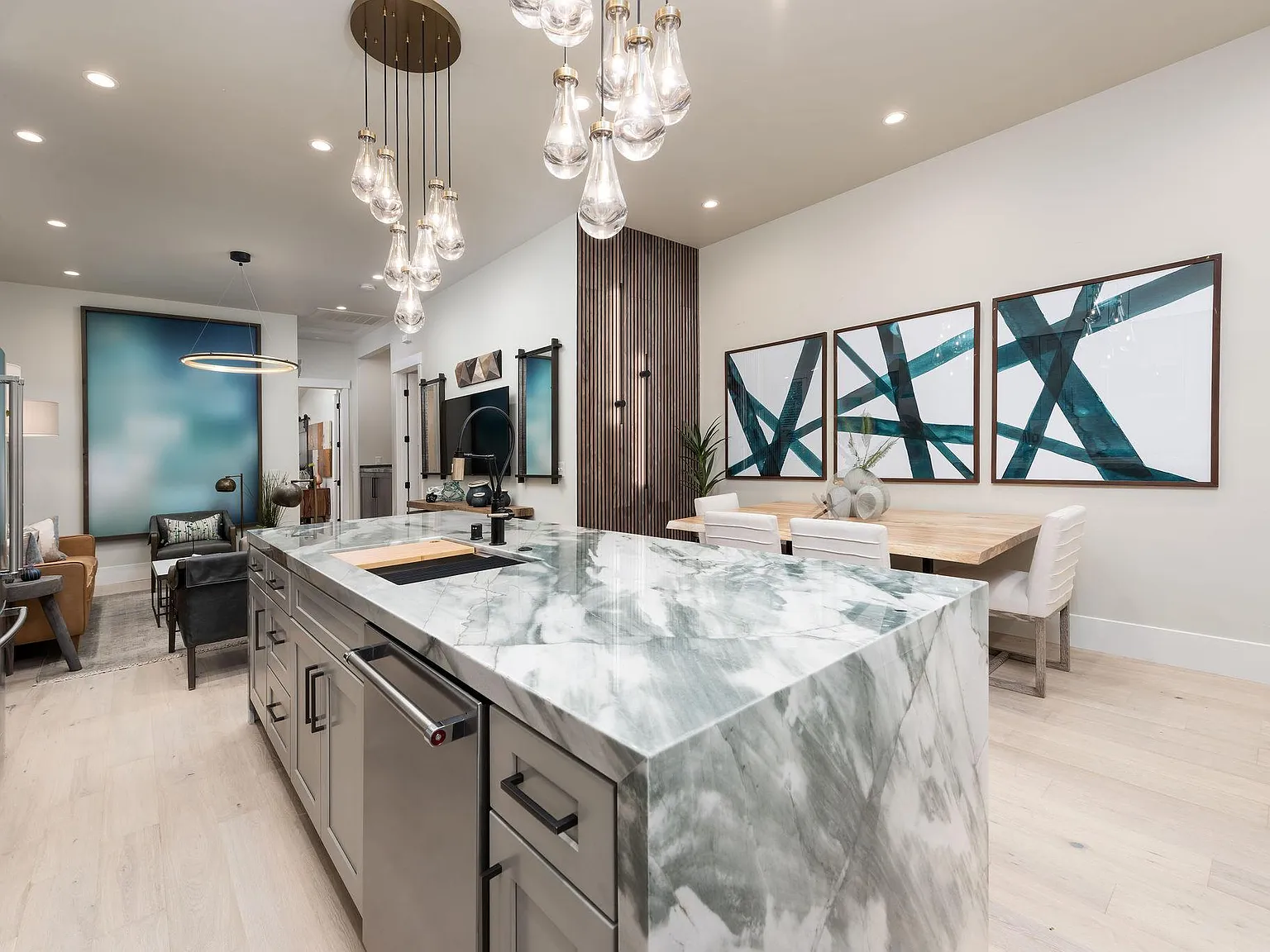 Luxury Spaces — Photo 4