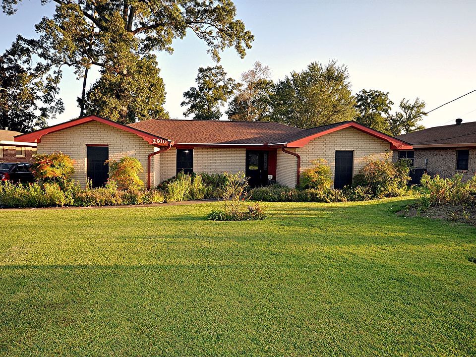 1st image of 2910 Mary Ann Dr