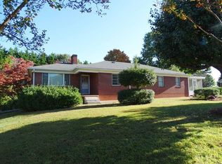 483 13th Ave NE, Hickory, NC 28601