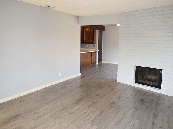 3rd image of 1727 Kent St APT B