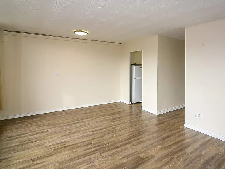 315 King William St — Photo 8