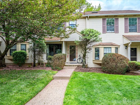 903 Maplecrest Rd, Edison, NJ 08820