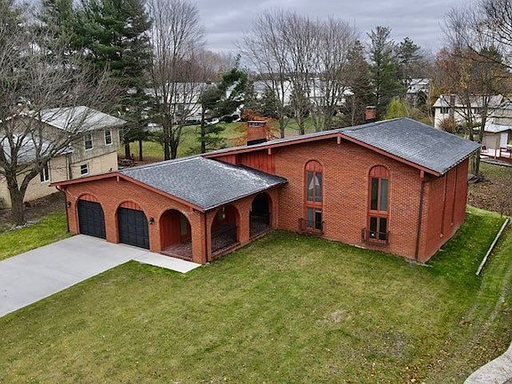 2nd image of 3434 Daisy Ct