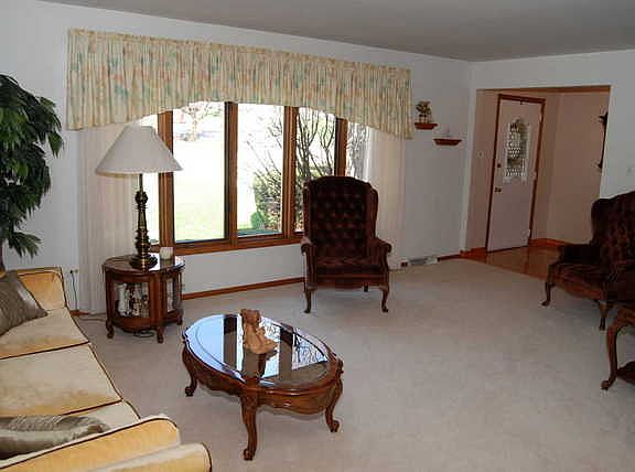 3rd image of 9253 S 83rd Ave