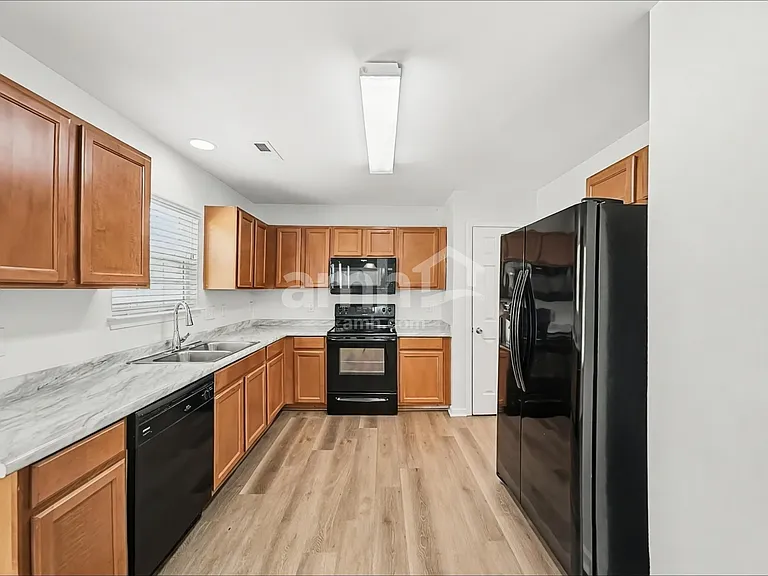 4134 Robinwood Dr — Photo 4