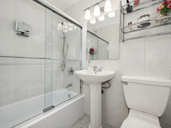 353 East 72nd Street image 4 of 10