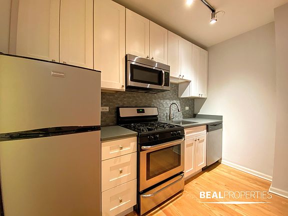 5th image of 2834 W Palmer St #116