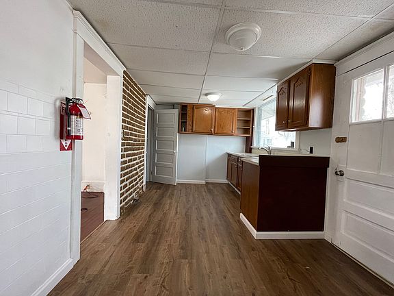 5th image of 90 W Main St