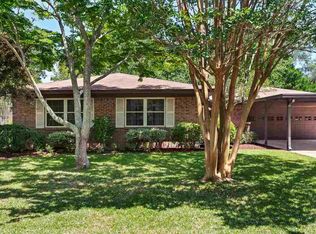 212 Florida Ave, Gulf Breeze, FL 32561