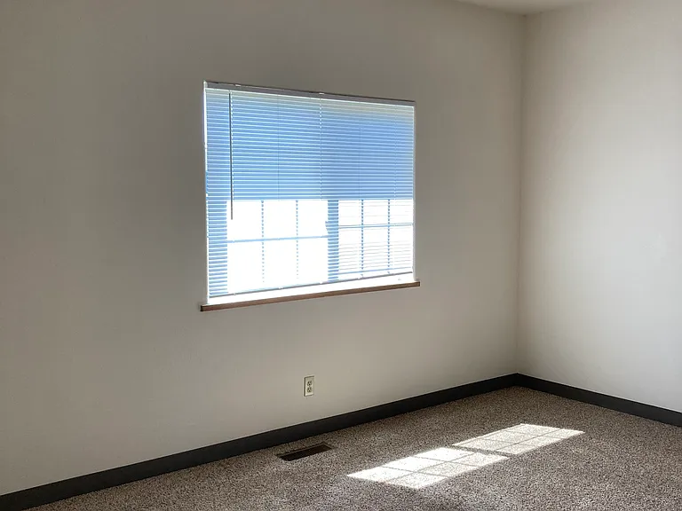 405 SE Fir Villa Rd — Photo 16