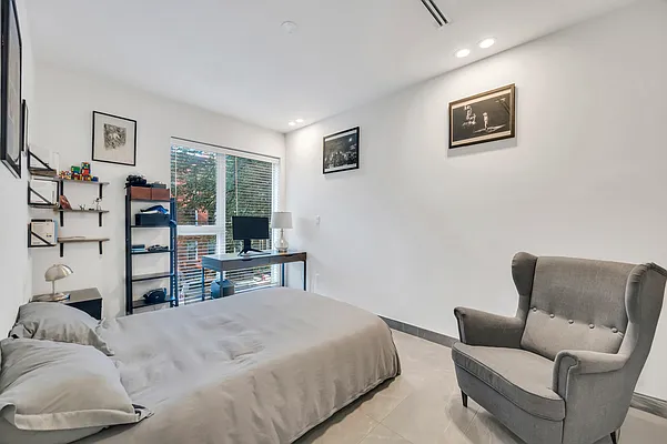 Rented by Compass | media 16