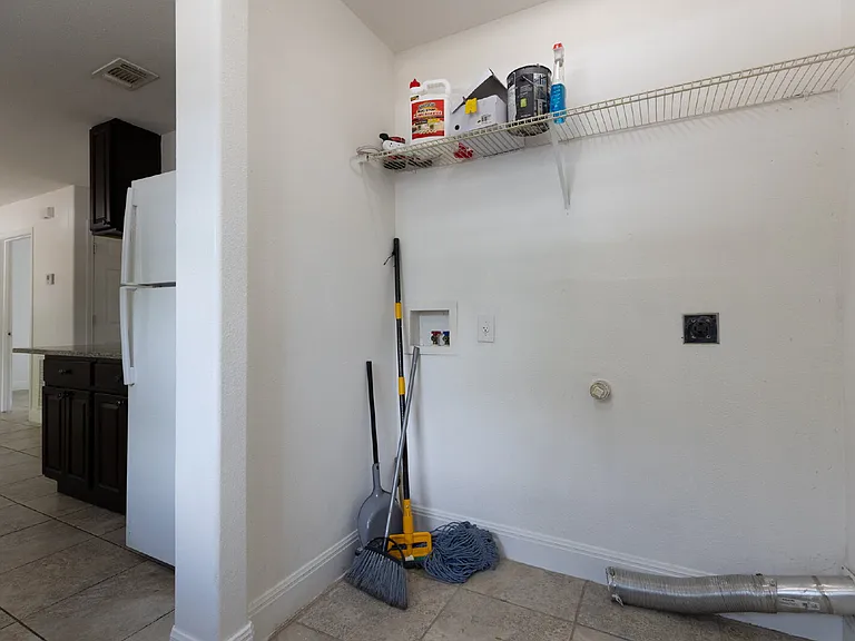 601 Coleman St #2 — Photo 10